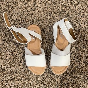 NWT Girls size 1 sandals